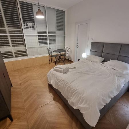 Appartement הברון Baron à Rishon Leziyyon Extérieur photo
