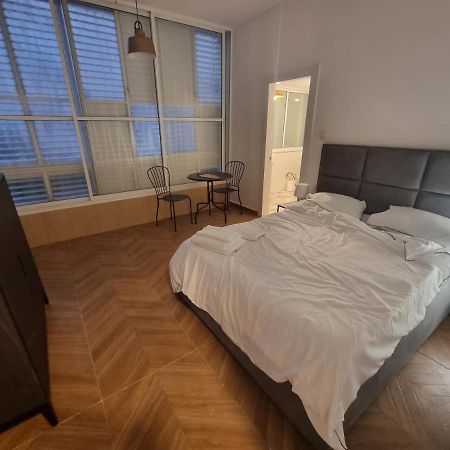 Appartement הברון Baron à Rishon Leziyyon Extérieur photo